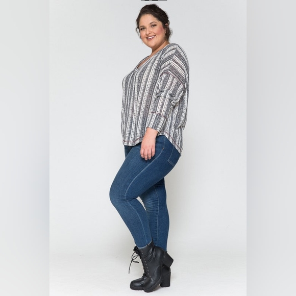 🔸️sale🔸️PS Phoebe Button Down Blouse - Picture 4 of 5